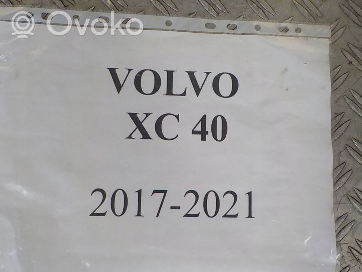 Volvo XC40 Paneelin lista 31477772