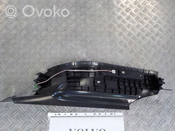 Volvo XC90 Moldura protectora del borde trasero 31363748