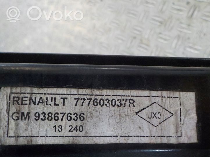 Renault Trafic III (X82) Liukuoven ylempi kisko 777603037R