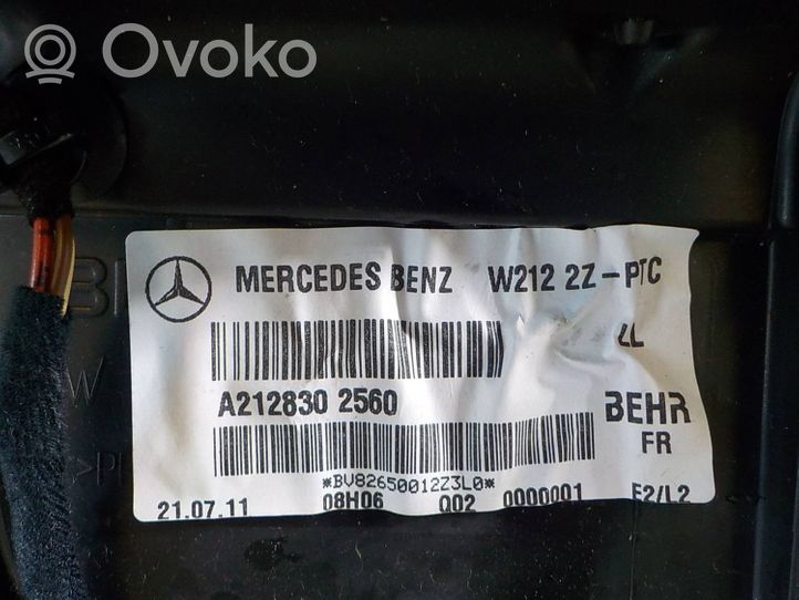 Mercedes-Benz E W212 Montaje de la caja de climatización interior A2128302560