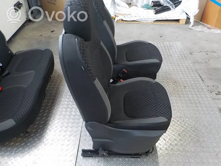 Renault Captur Fotele / Kanapa / Komplet 