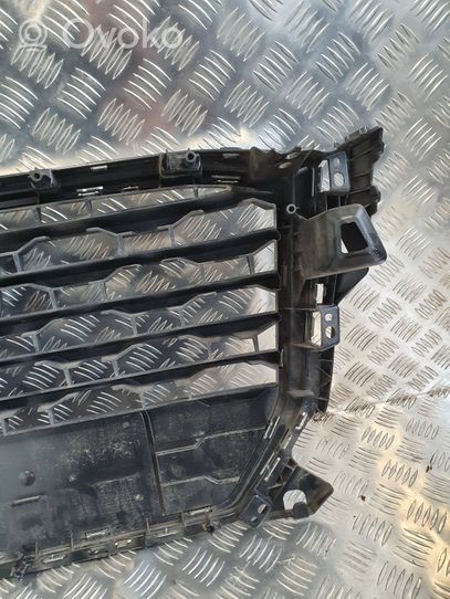 Audi Q2 - Maskownica / Grill / Atrapa górna chłodnicy 81A853651