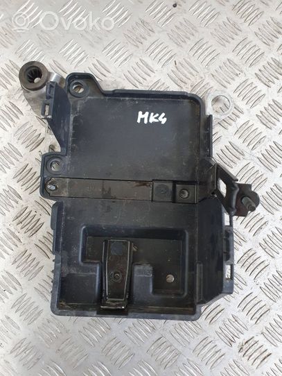 Ford Focus Boîte de batterie JX6B10723AB