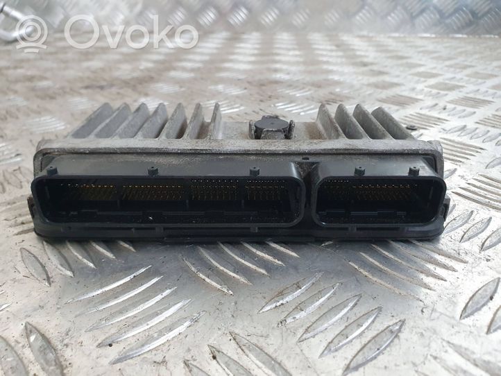 Toyota Prius (XW50) Unité de commande, module ECU de moteur 89661-47680