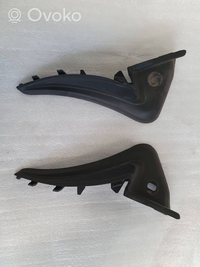 Renault Captur II Rivestimento del tergicristallo 668108189