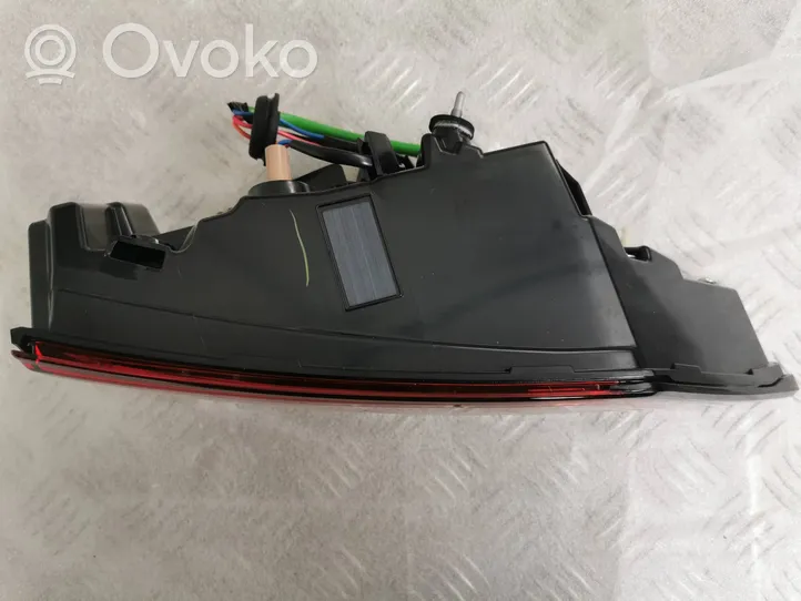 Nissan Qashqai J12 Lampy tylnej klapy bagażnika 