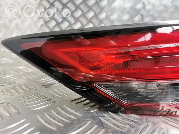 Nissan Qashqai J12 Lampy tylnej klapy bagażnika 