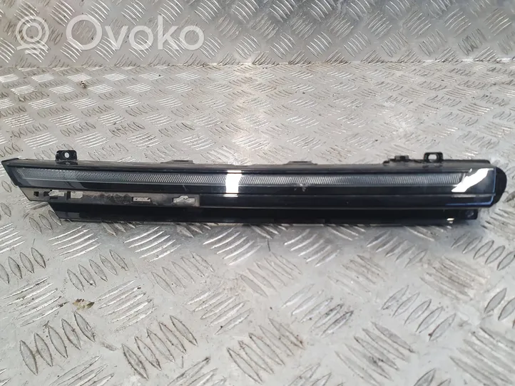 Volkswagen Golf VIII LED-päiväajovalo 5H0941654C