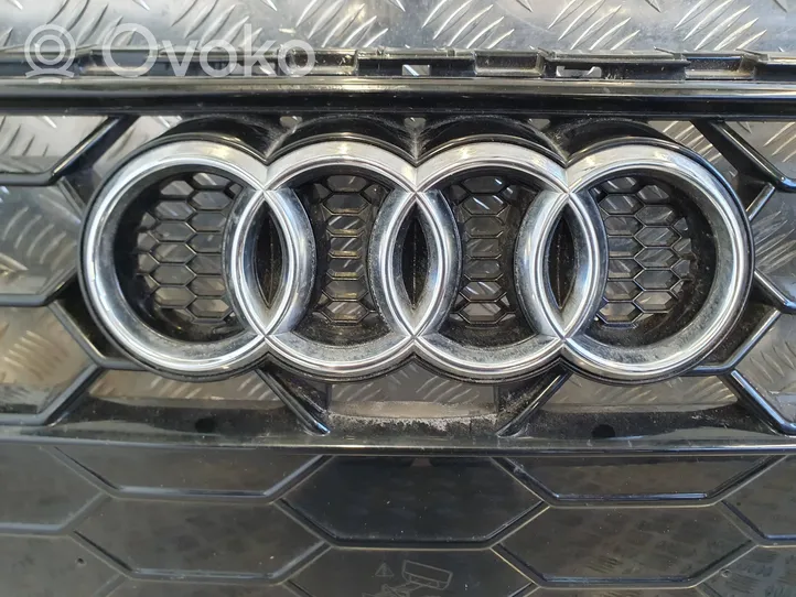 Audi A4 S4 B9 Maskownica / Grill / Atrapa górna chłodnicy 8W0853651EB