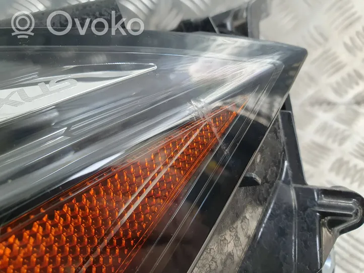 Lexus UX Etu-/Ajovalo 