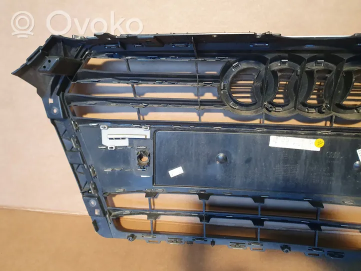 Audi A4 S4 B9 Atrapa chłodnicy / Grill 8W0853651AB