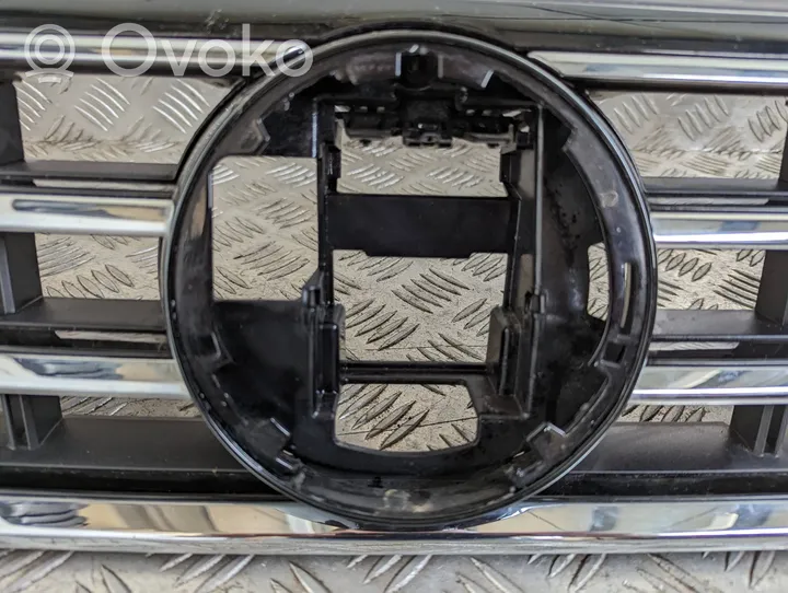 Volkswagen PASSAT B8 Grille calandre supérieure de pare-chocs avant 3C0853651