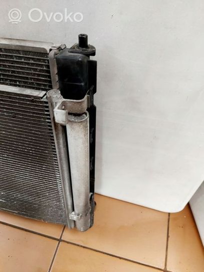 KIA Carens III Radiateur de refroidissement 