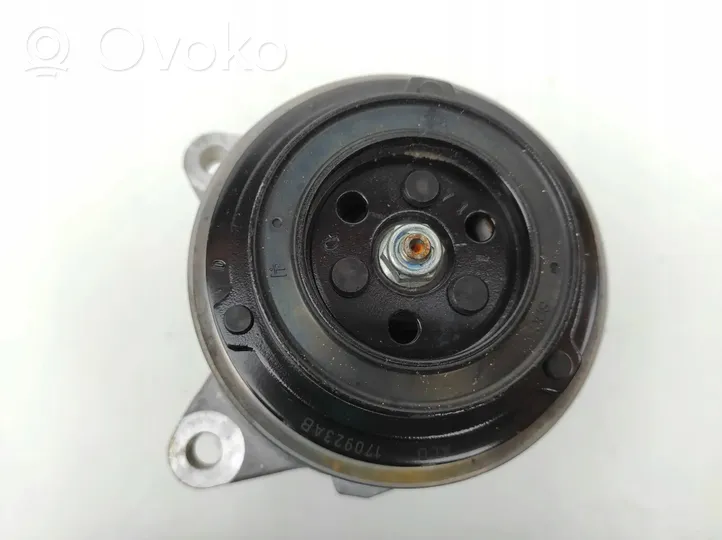 BMW 5 G30 G31 Compressore aria condizionata (A/C) (pompa) 794581901