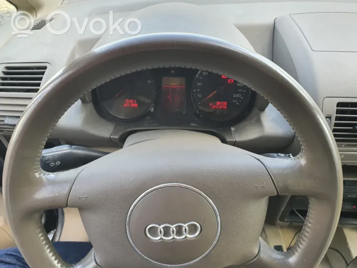 Audi A2 Ohjauspyörä 