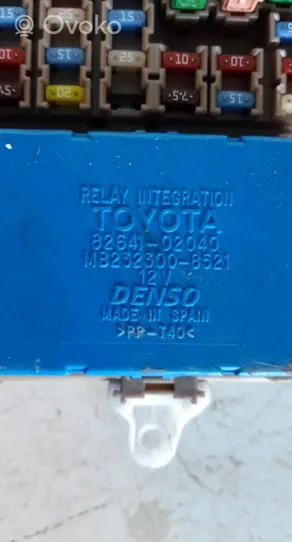 Toyota Corolla E120 E130 Sulakerasia 