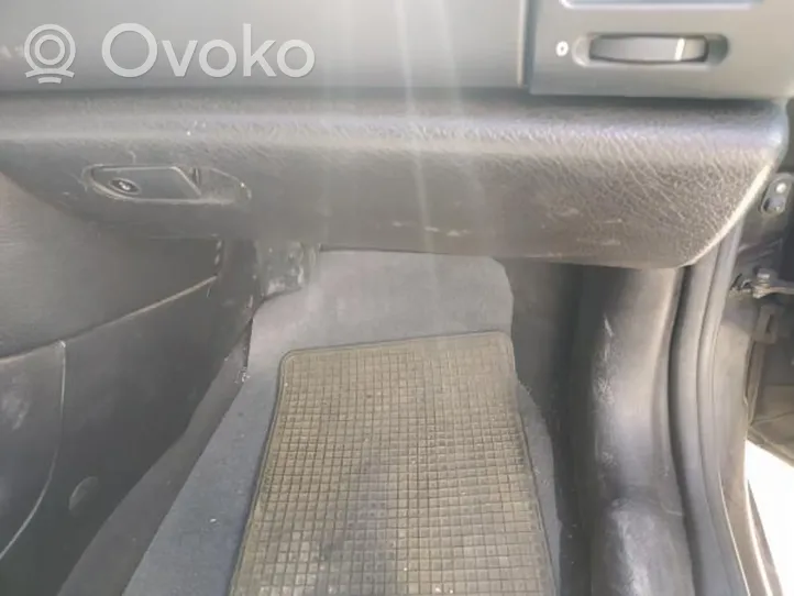 Opel Vectra B Panelės stalčiuko/lentinėlės paklotėlis 