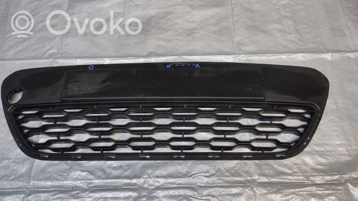 KIA Rio Maskownica / Grill / Atrapa górna chłodnicy 865611W200