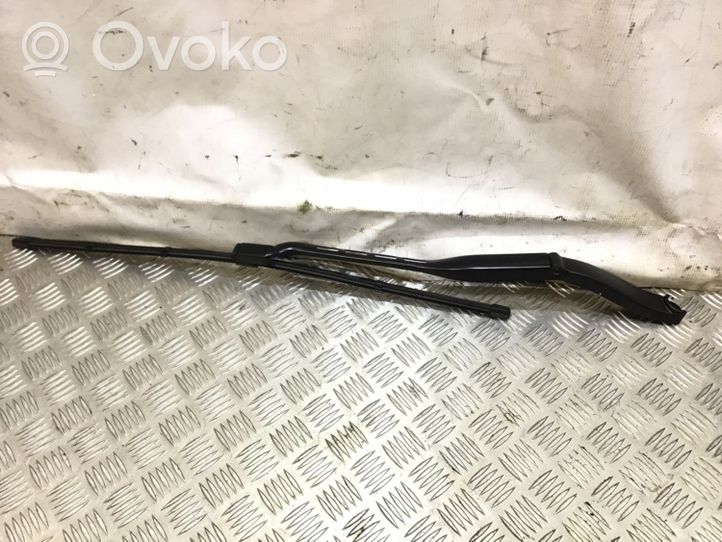 Mercedes-Benz GL X166 Windshield/front glass wiper blade A1668201040