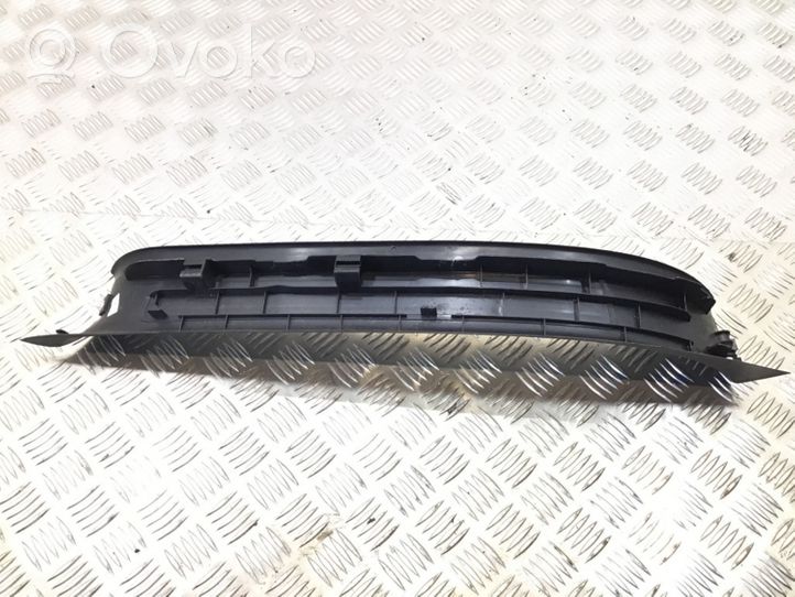 Mercedes-Benz GL X166 Takaoven kynnyksen suojalista A1666800735