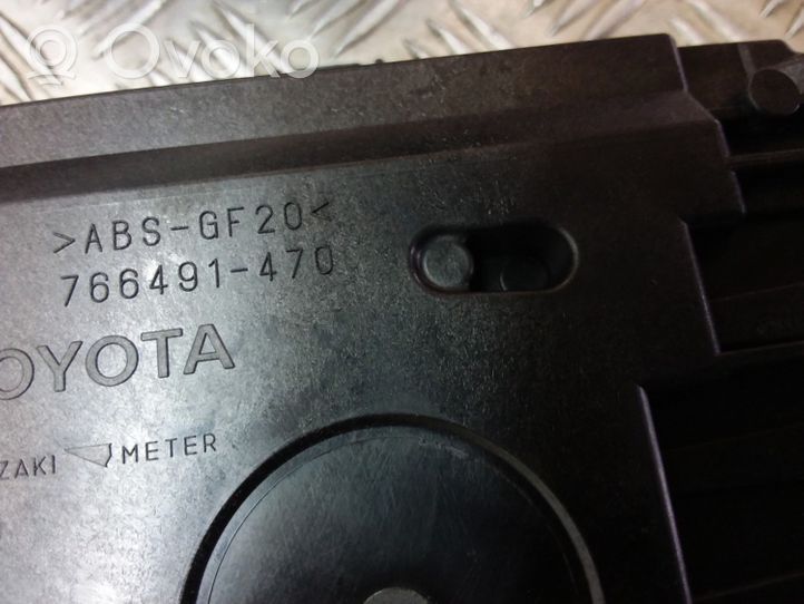 Toyota Prius+ (ZVW40) Pantalla del monitor frontal 8310847040