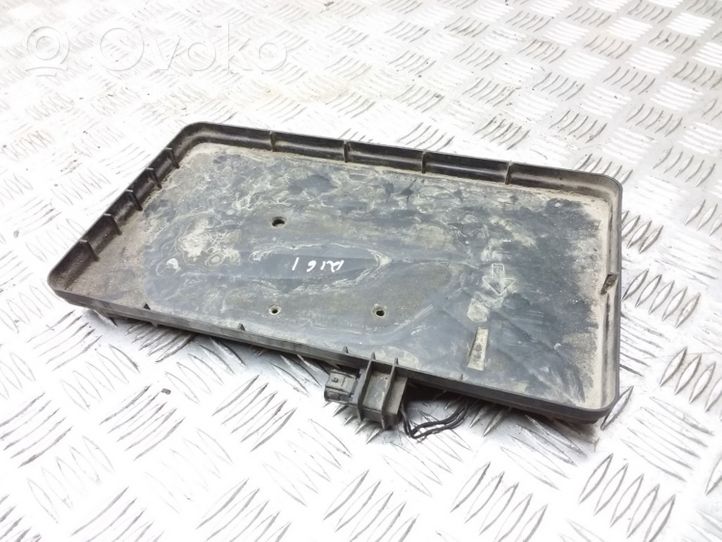 Toyota Corolla Verso AR10 Boîte de batterie 744310F010