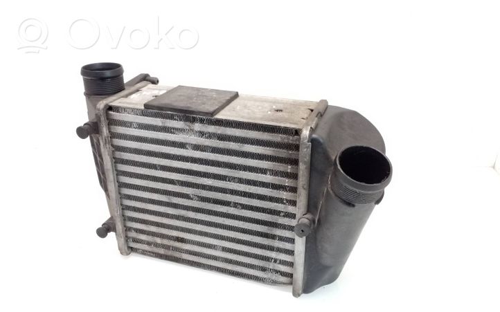 Audi A4 S4 B7 8E 8H Chłodnica powietrza doładowującego / Intercooler 8E0145806L