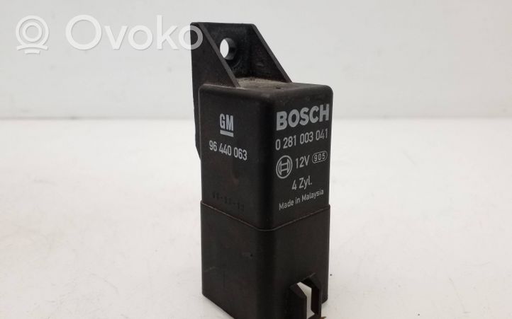 Opel Antara Glow plug pre-heat relay 96440063