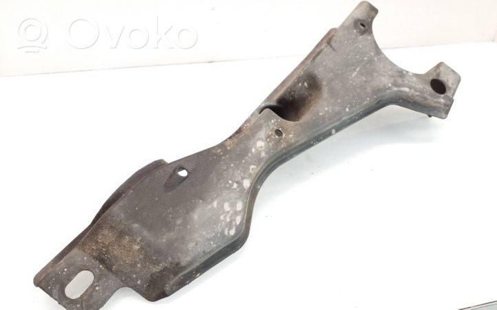 Toyota RAV 4 (XA30) Apakšas aizsargs šasijas aizmugurējā daļā 5839842020