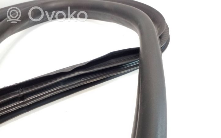 Volvo V60 Rear door rubber seal (on body) 