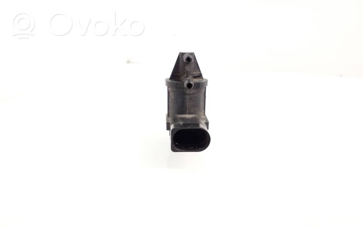 Audi A4 S4 B6 8E 8H Turboahtimen magneettiventtiili 1J0906283C