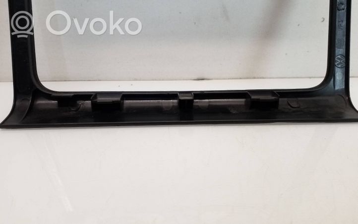 Volkswagen Caddy Cadre, panneau d'unité radio / GPS 2K0858061