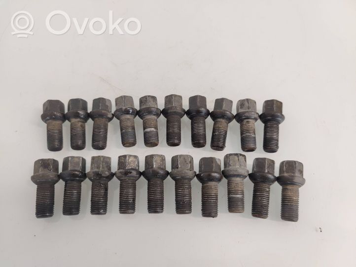 Volkswagen Caddy Nuts/bolts 