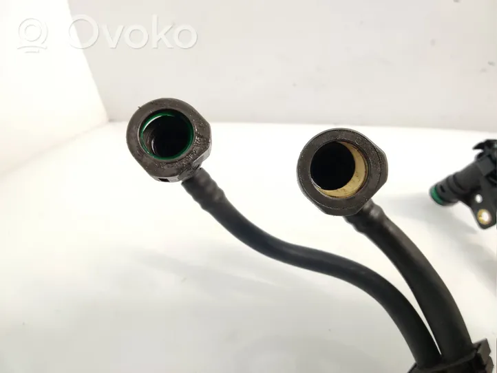 Peugeot 508 Fuel line pipe 