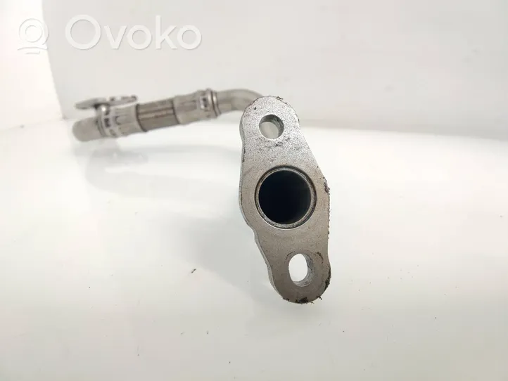 Skoda Octavia Mk2 (1Z) Трубка (трубки)/ шланг (шланги) смазки 03C145735F