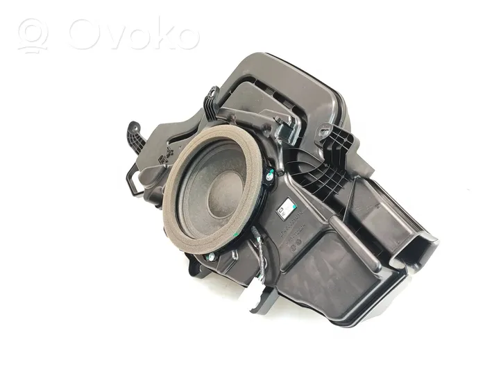 Toyota RAV 4 (XA40) Subwoofer-bassokaiutin 8615042060