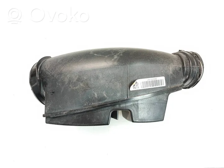 BMW 5 G30 G31 Parte del condotto di aspirazione dell'aria 8663614