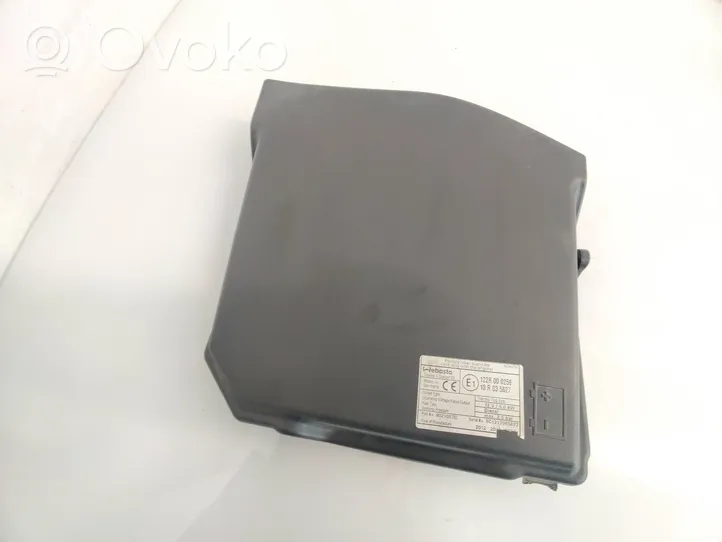 Volvo V60 Battery box tray cover/lid 31294775