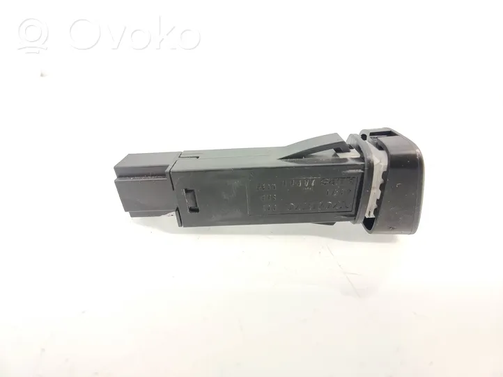 Volvo V60 Hazard light switch 9123681