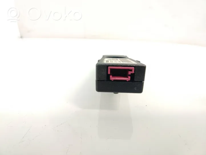 Volvo V60 Aerial antenna amplifier 31282107