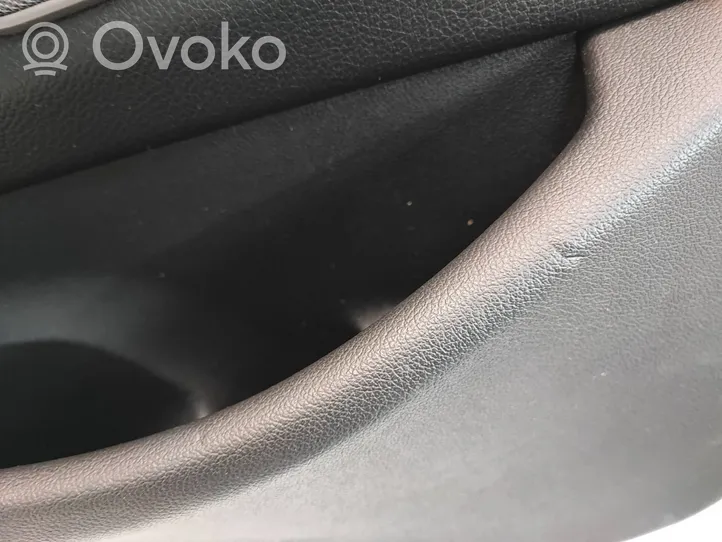 BMW 5 G30 G31 Apmušimas galinių durų (obšifke) 2845387