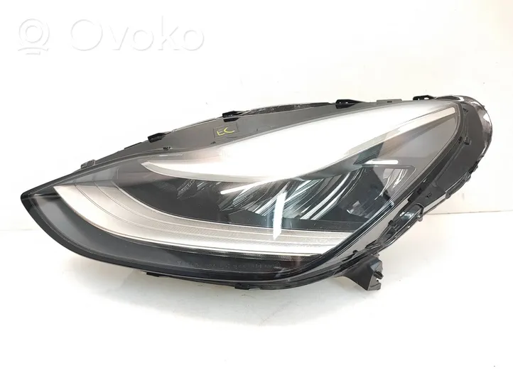 Tesla Model 3 Lampa przednia 107737500C