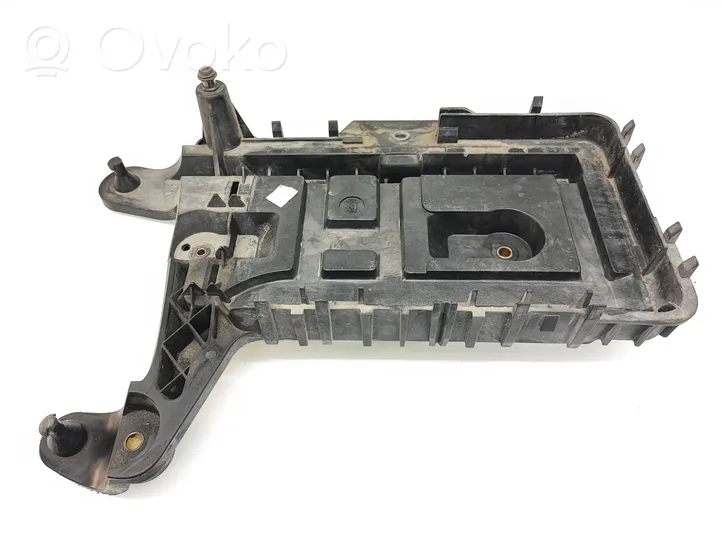 Volkswagen Caddy Boîte de batterie 1K0915333H