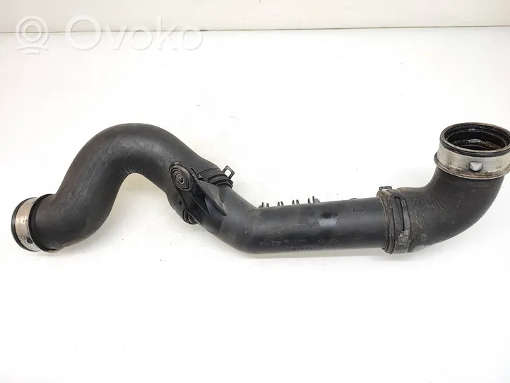 Volkswagen Caddy Tube d'admission de tuyau de refroidisseur intermédiaire 3C0145770B