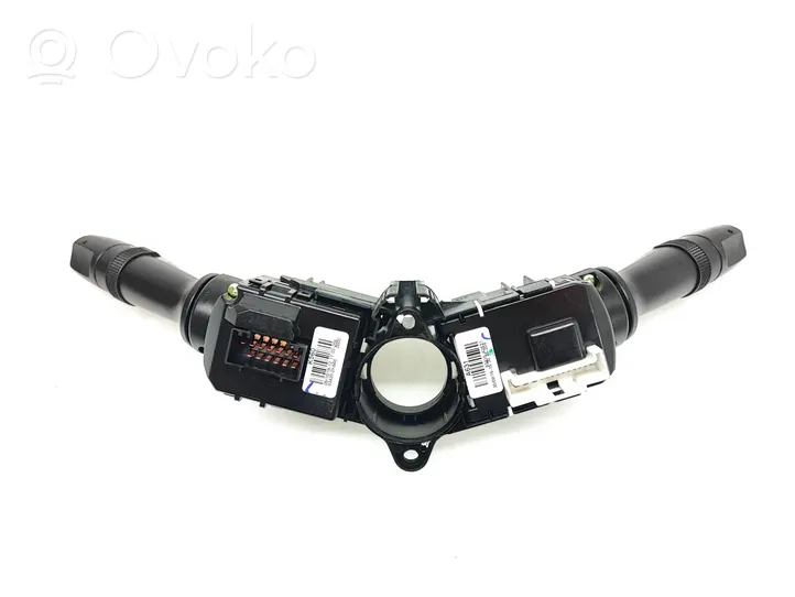 KIA Ceed Leva/interruttore dell’indicatore di direzione e tergicristallo 934202K560