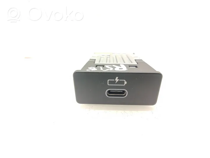 BMW 5 G30 G31 Connettore plug in USB 8711940