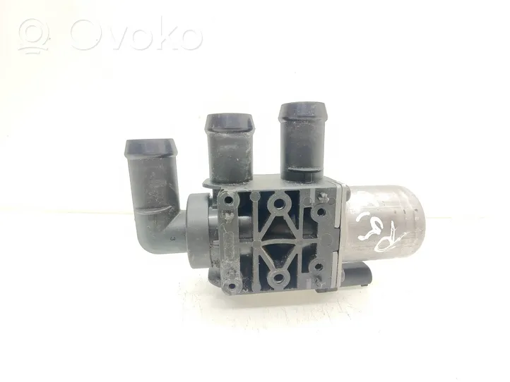 BMW 5 G30 G31 Pompa elettrica dell’acqua/del refrigerante ausiliaria 9890553