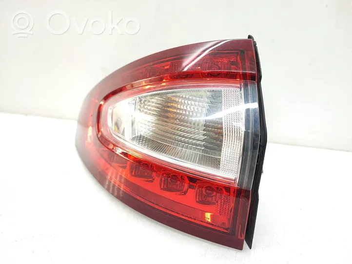 Ford Mondeo MK V Luci posteriori DS7313405C