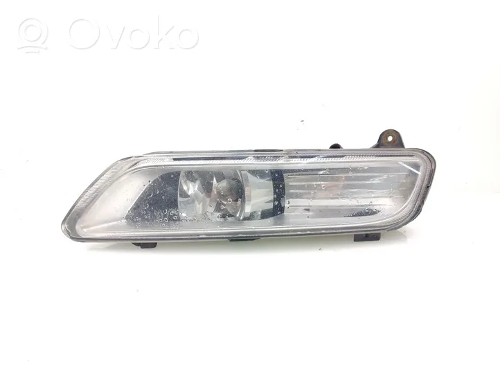 Volkswagen PASSAT B7 Front fog light 