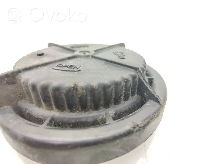 Volkswagen PASSAT B7 Cache-poussière de phare avant 89502908